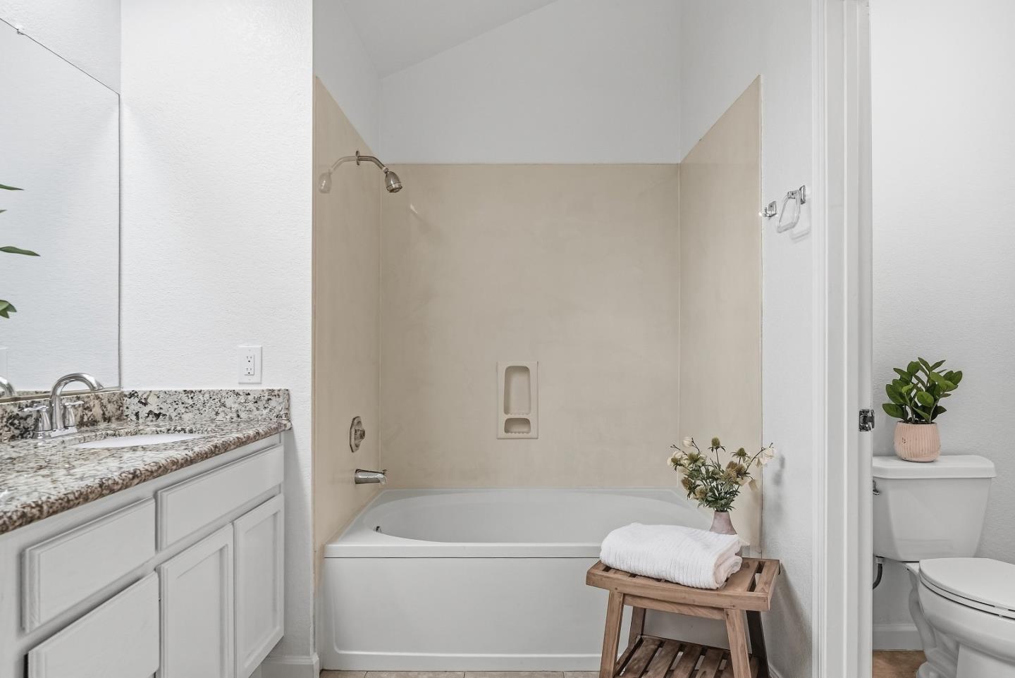 Detail Gallery Image 20 of 38 For 34767 Shalimar Ter, Fremont,  CA 94555 - 2 Beds | 2/1 Baths