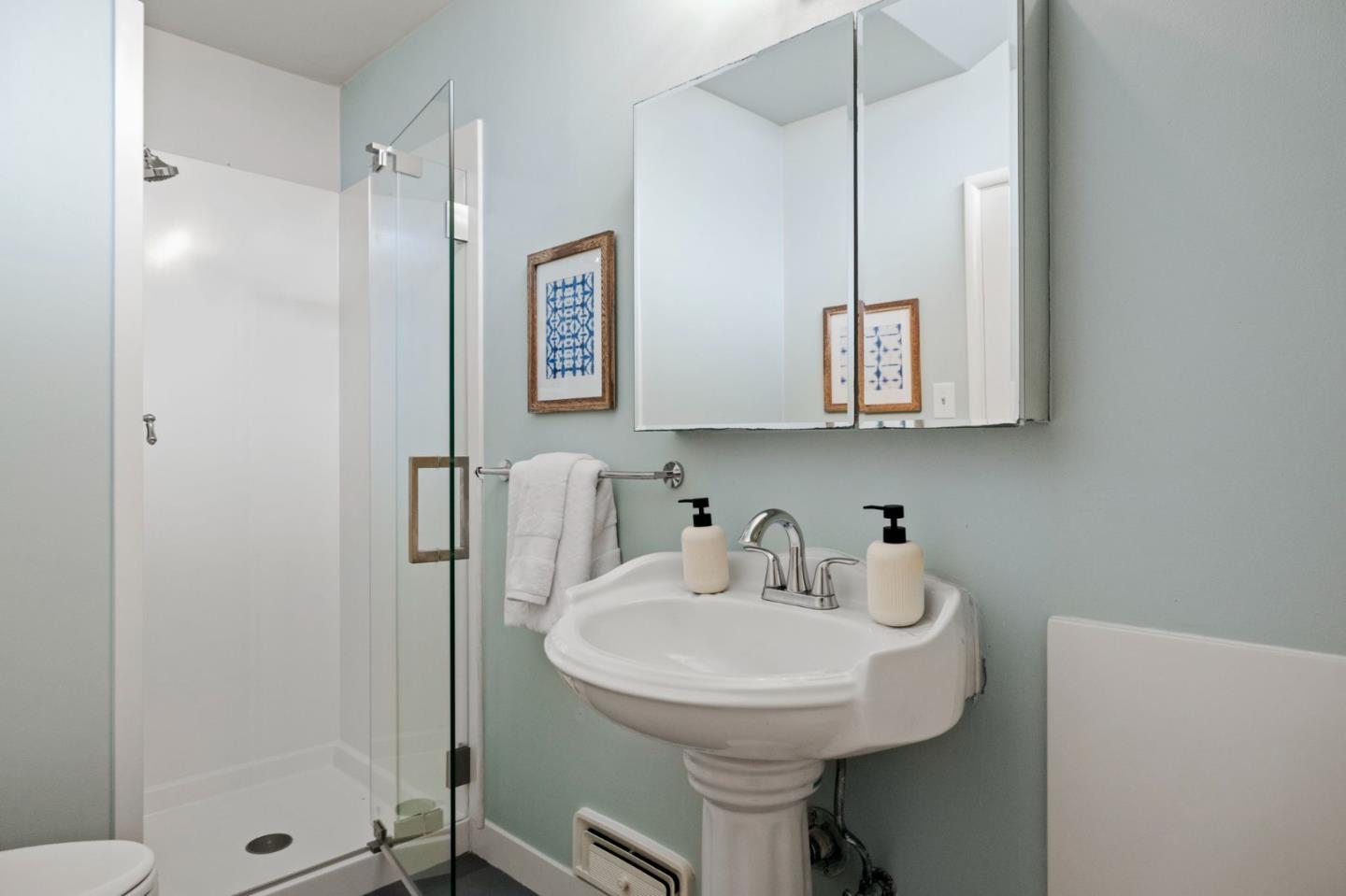 Detail Gallery Image 18 of 21 For 90 Westdale Ave, Daly City,  CA 94015 - 2 Beds | 1 Baths