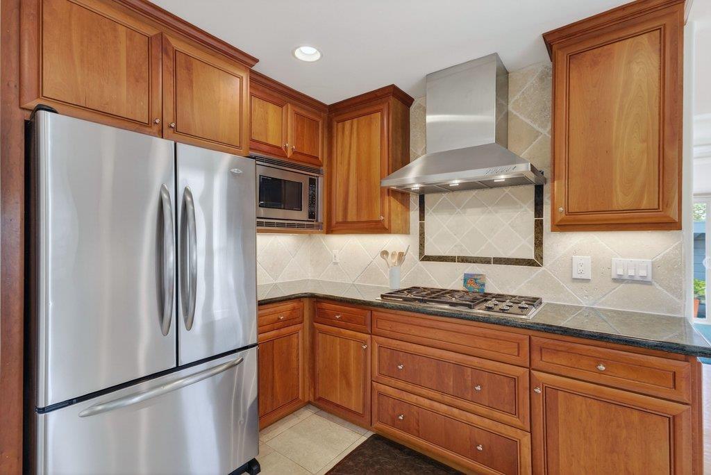 Detail Gallery Image 18 of 61 For 1021 Webster St, Santa Cruz,  CA 95062 - 3 Beds | 2/1 Baths