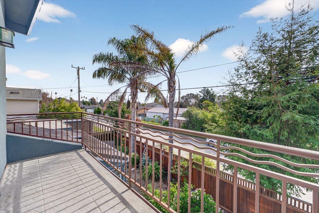 Detail Gallery Image 42 of 61 For 1021 Webster St, Santa Cruz,  CA 95062 - 3 Beds | 2/1 Baths