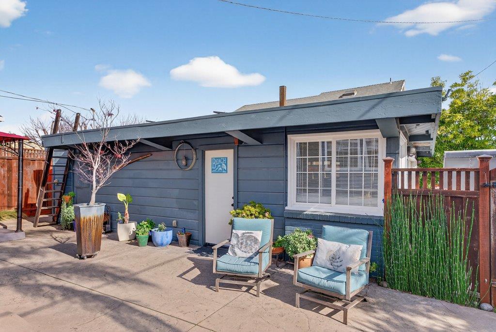 Detail Gallery Image 43 of 61 For 1021 Webster St, Santa Cruz,  CA 95062 - 3 Beds | 2/1 Baths