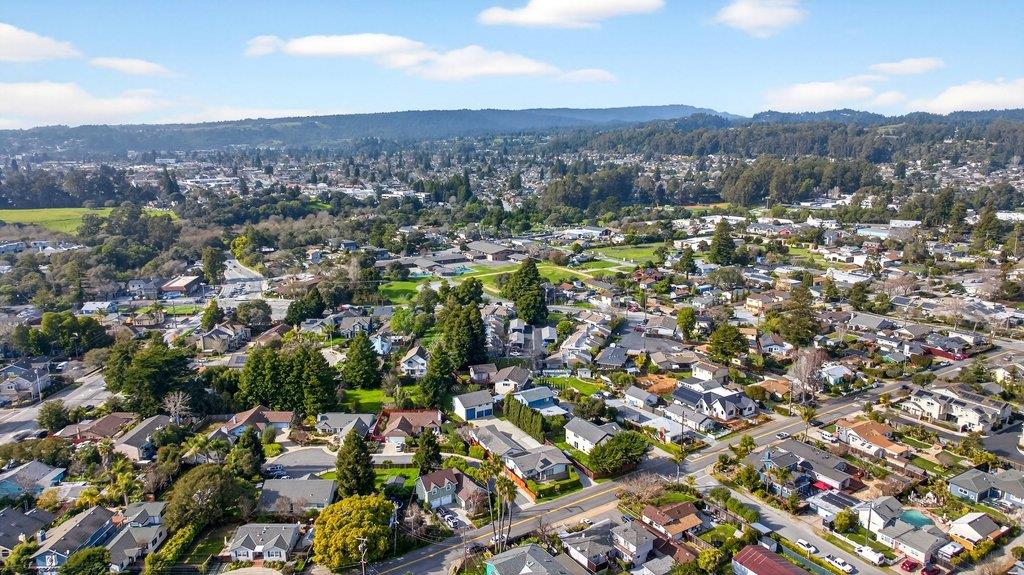 Detail Gallery Image 5 of 61 For 1021 Webster St, Santa Cruz,  CA 95062 - 3 Beds | 2/1 Baths