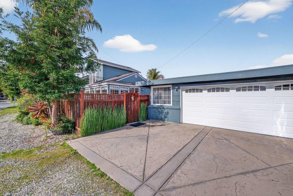 Detail Gallery Image 52 of 61 For 1021 Webster St, Santa Cruz,  CA 95062 - 3 Beds | 2/1 Baths