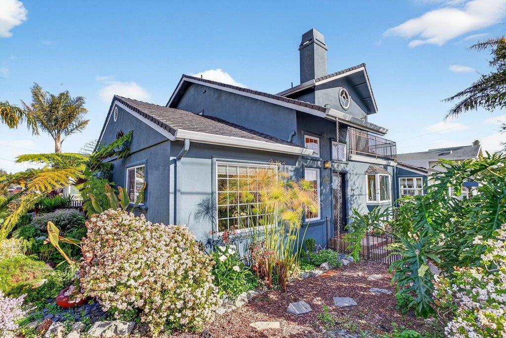 Detail Gallery Image 6 of 61 For 1021 Webster St, Santa Cruz,  CA 95062 - 3 Beds | 2/1 Baths