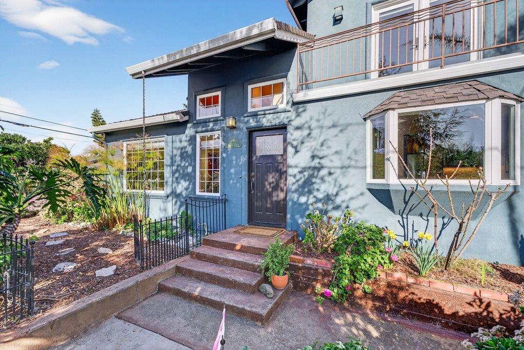 Detail Gallery Image 9 of 61 For 1021 Webster St, Santa Cruz,  CA 95062 - 3 Beds | 2/1 Baths