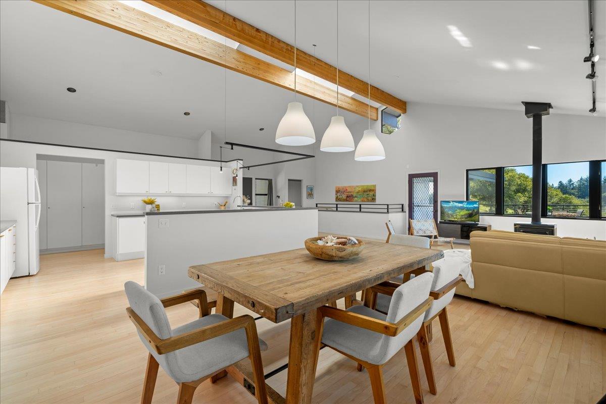 Detail Gallery Image 11 of 48 For 12336 Indian Rock Way, Los Gatos,  CA 95033 - 4 Beds | 3 Baths