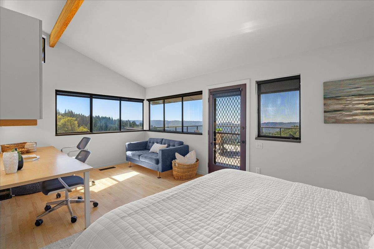 Detail Gallery Image 17 of 48 For 12336 Indian Rock Way, Los Gatos,  CA 95033 - 4 Beds | 3 Baths