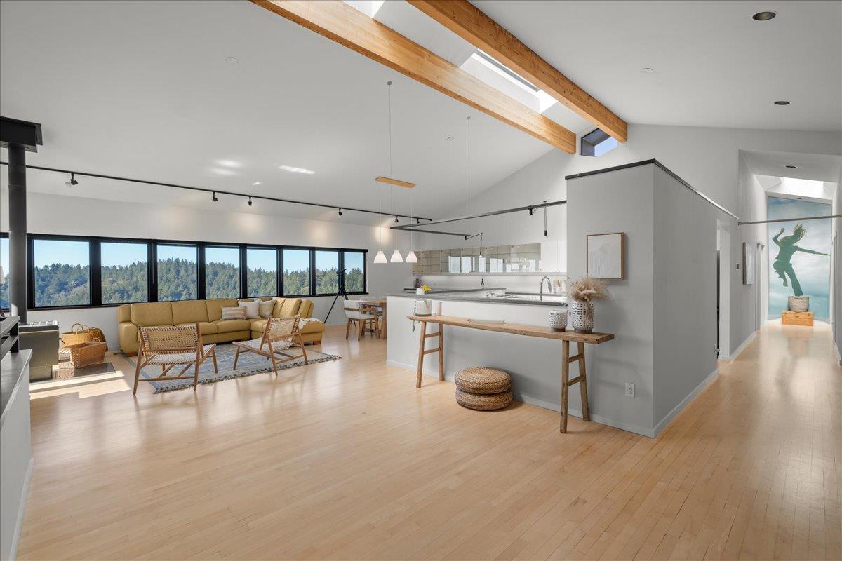 Detail Gallery Image 6 of 48 For 12336 Indian Rock Way, Los Gatos,  CA 95033 - 4 Beds | 3 Baths