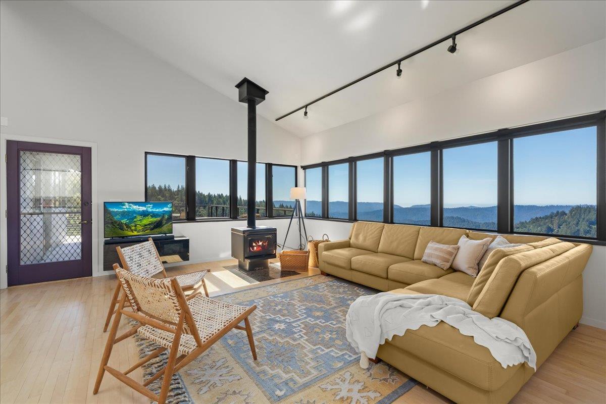 Detail Gallery Image 7 of 48 For 12336 Indian Rock Way, Los Gatos,  CA 95033 - 4 Beds | 3 Baths