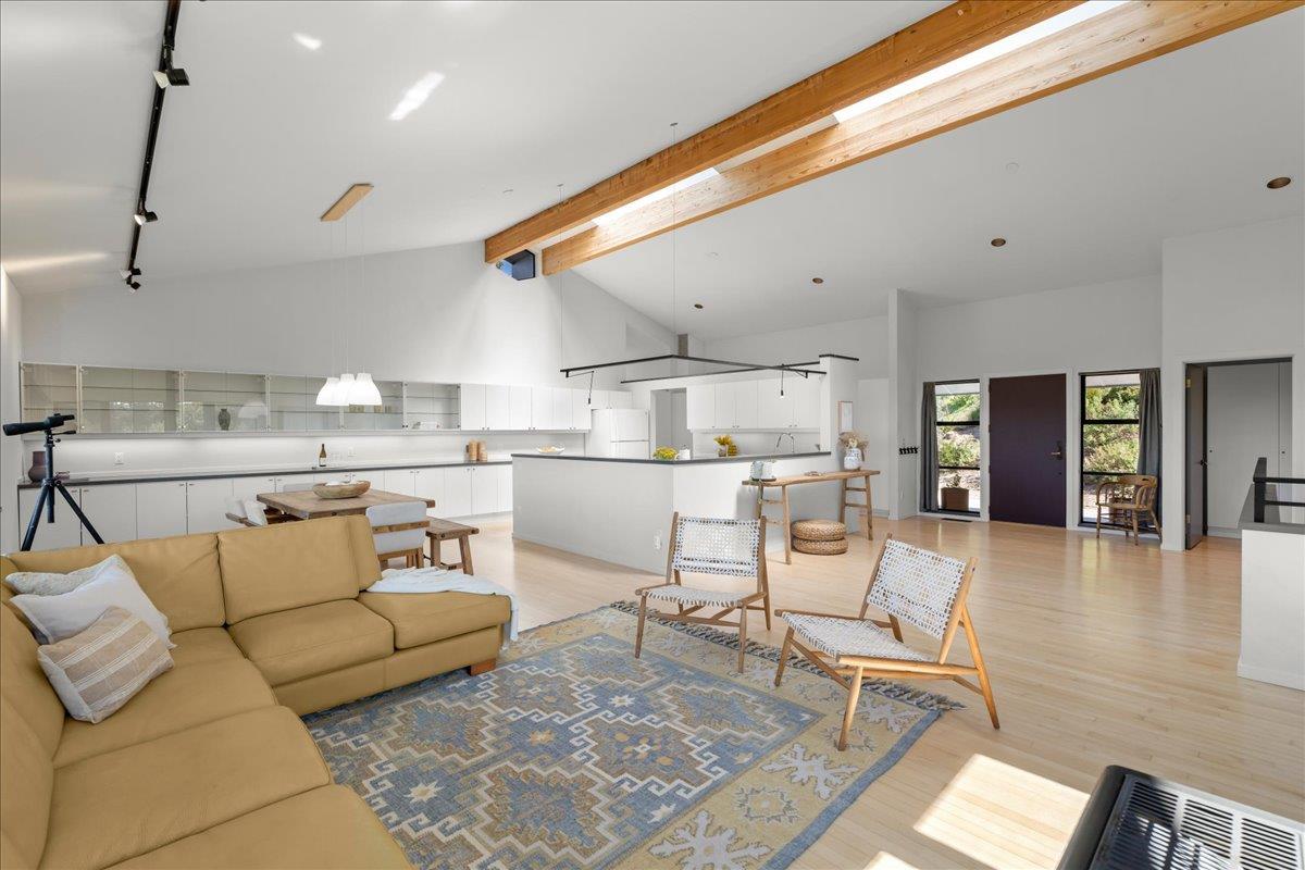 Detail Gallery Image 9 of 48 For 12336 Indian Rock Way, Los Gatos,  CA 95033 - 4 Beds | 3 Baths