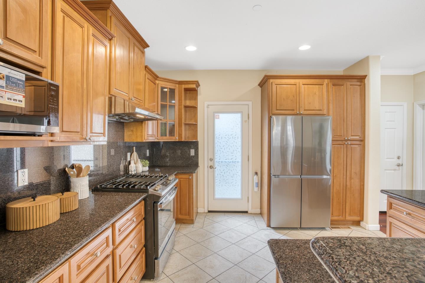 Detail Gallery Image 11 of 55 For 3712 Joy Ln, San Jose,  CA 95117 - 4 Beds | 3 Baths