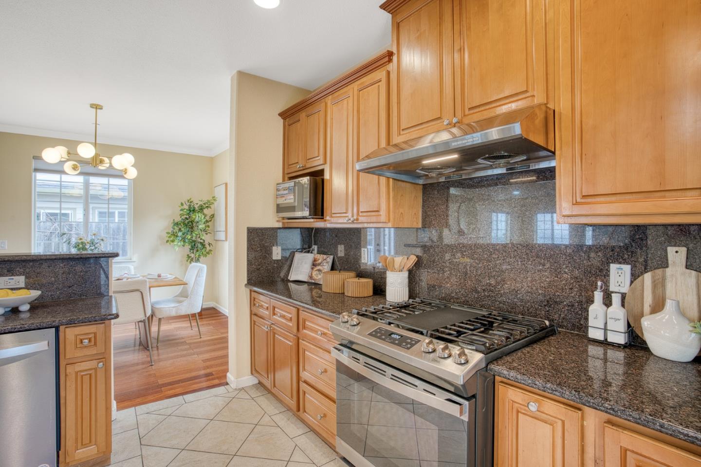 Detail Gallery Image 13 of 55 For 3712 Joy Ln, San Jose,  CA 95117 - 4 Beds | 3 Baths