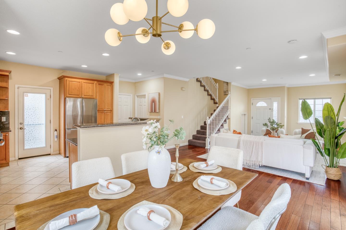 Detail Gallery Image 4 of 55 For 3712 Joy Ln, San Jose,  CA 95117 - 4 Beds | 3 Baths