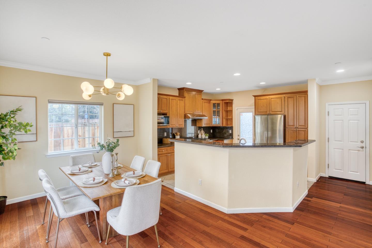 Detail Gallery Image 8 of 55 For 3712 Joy Ln, San Jose,  CA 95117 - 4 Beds | 3 Baths