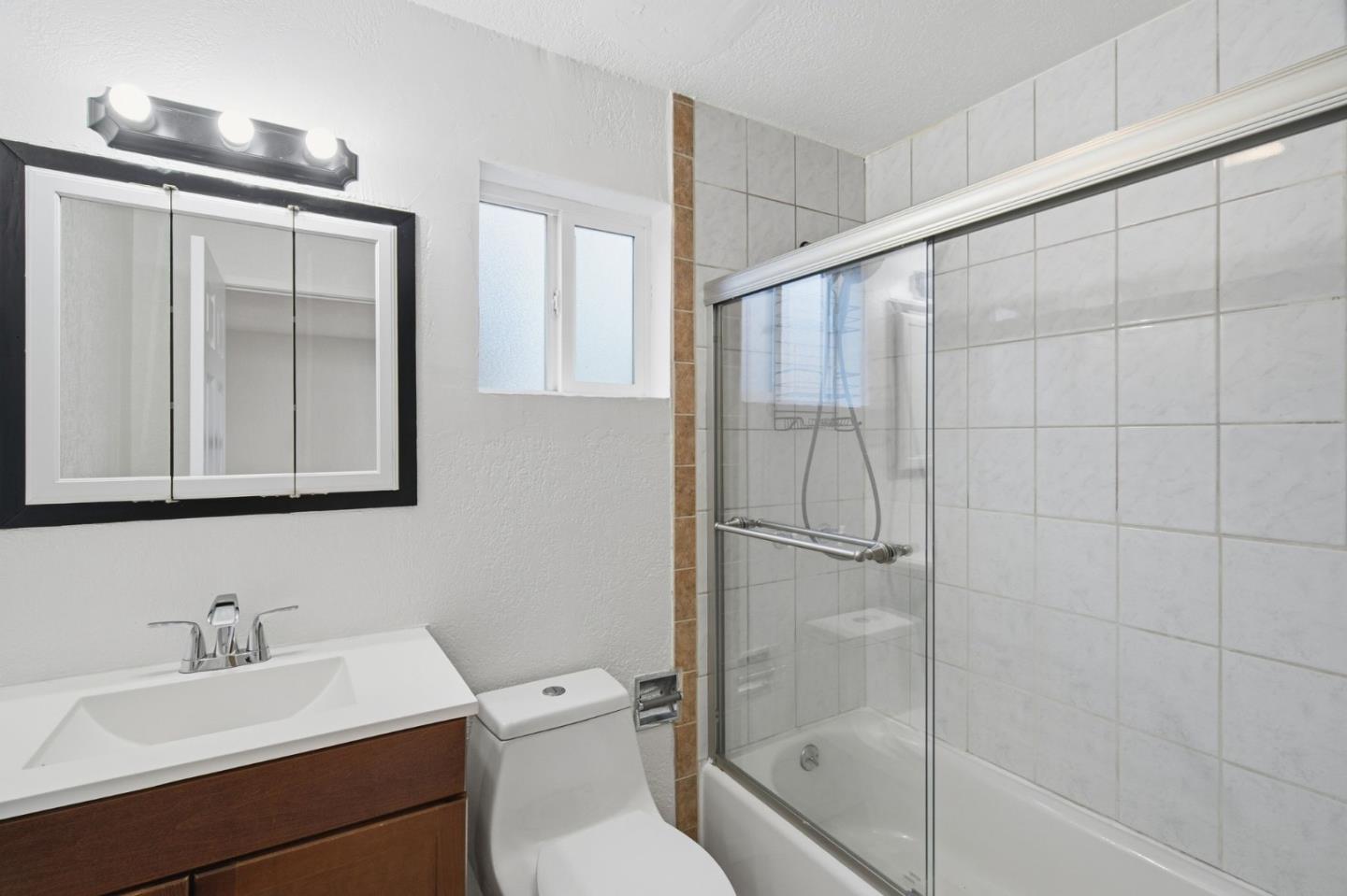 Detail Gallery Image 7 of 9 For 511 Buel Ave #B,  Pacifica,  CA 94044 - 1 Beds | 0 Baths