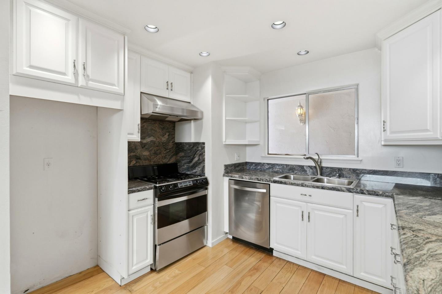 Detail Gallery Image 16 of 42 For 1103 Del Cambre Dr, San Jose,  CA 95129 - 3 Beds | 2 Baths