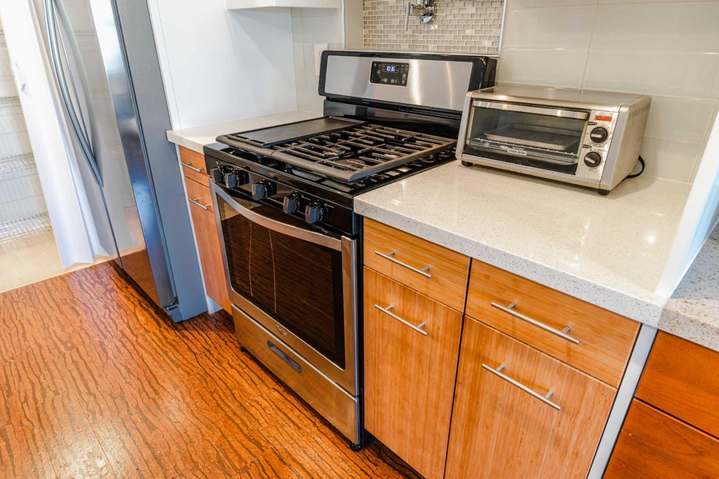 Detail Gallery Image 12 of 34 For 653 Saint Francis Blvd, Daly City,  CA 94015 - 2 Beds | 2/1 Baths