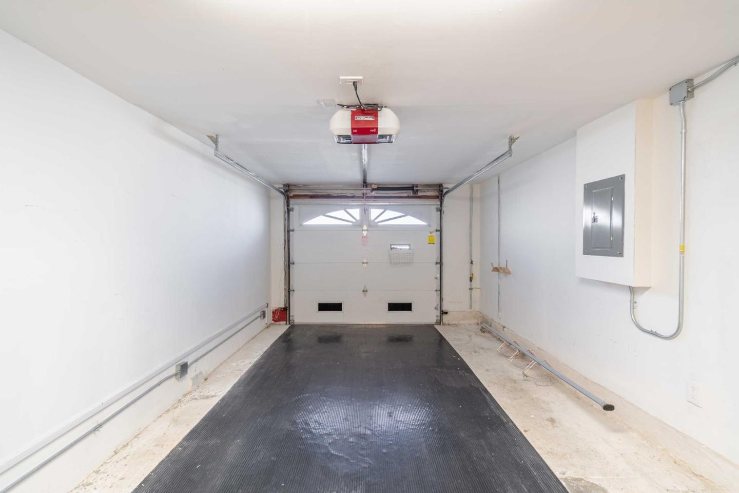 Detail Gallery Image 2 of 34 For 653 Saint Francis Blvd, Daly City,  CA 94015 - 2 Beds | 2/1 Baths