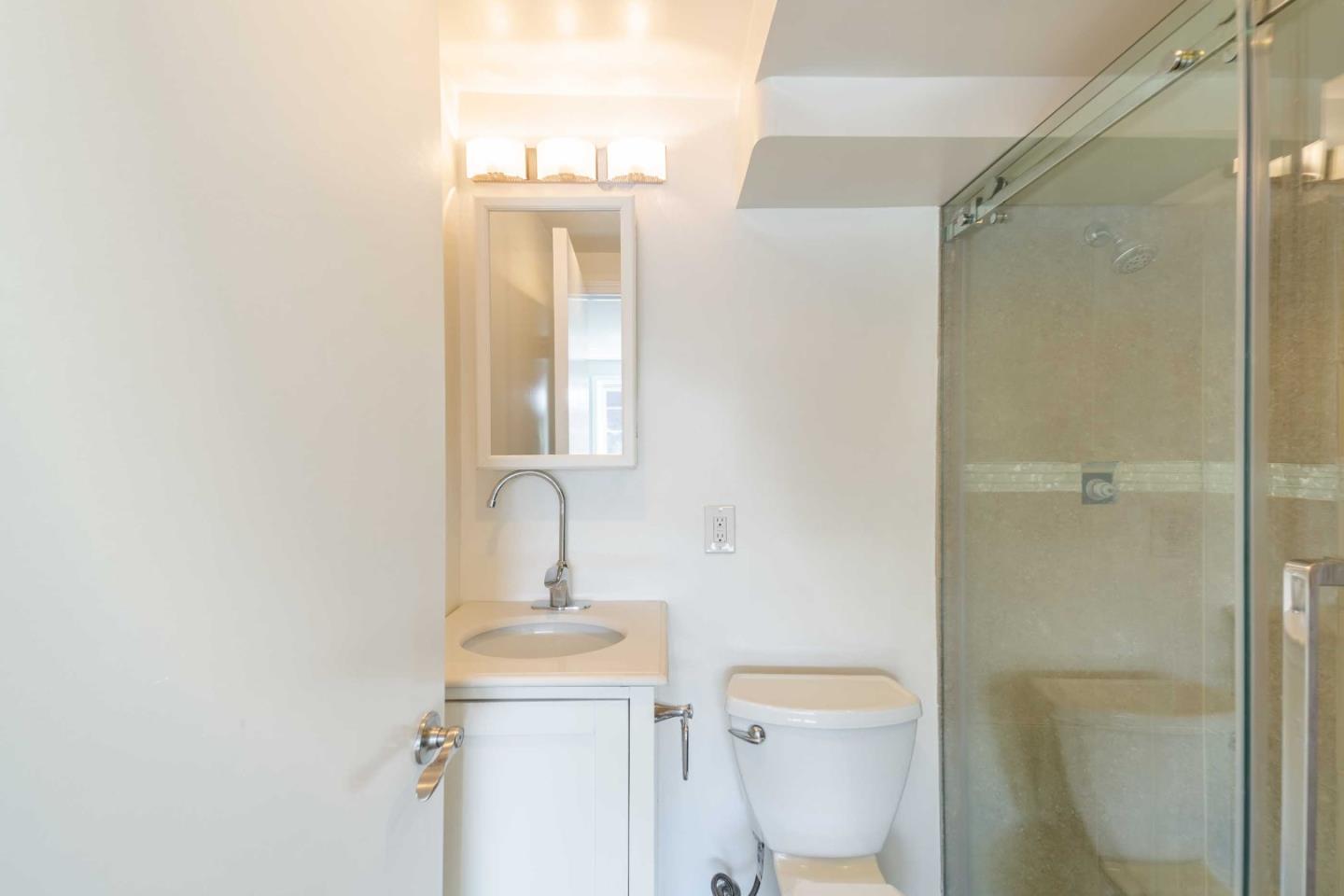 Detail Gallery Image 26 of 34 For 653 Saint Francis Blvd, Daly City,  CA 94015 - 2 Beds | 2/1 Baths