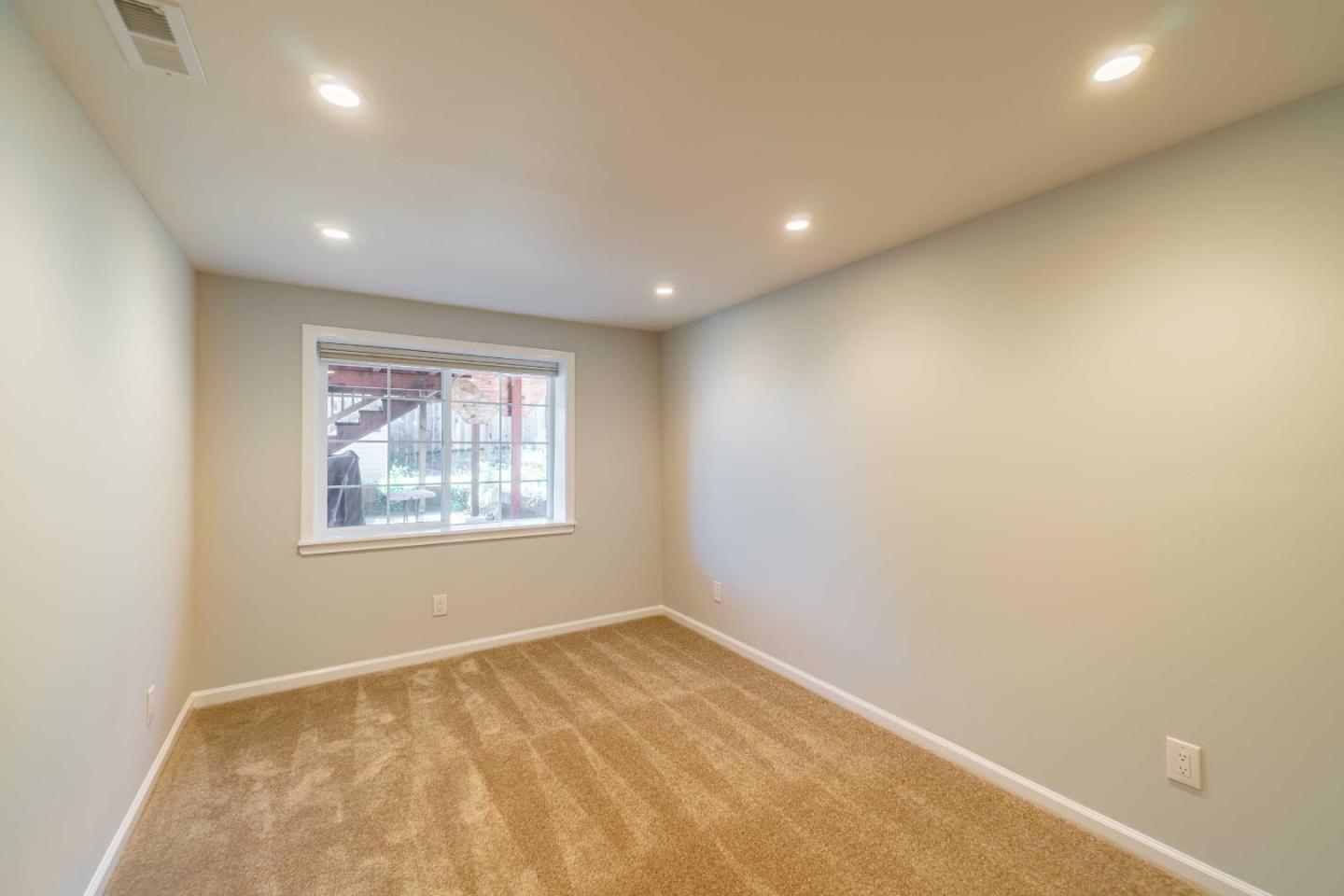 Detail Gallery Image 28 of 34 For 653 Saint Francis Blvd, Daly City,  CA 94015 - 2 Beds | 2/1 Baths