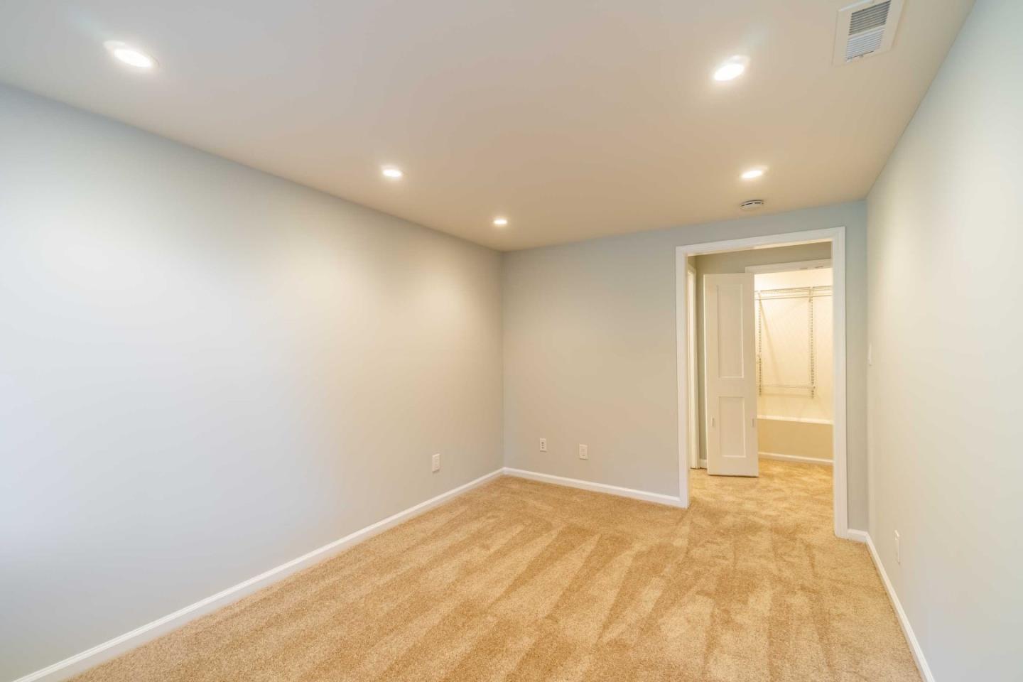 Detail Gallery Image 31 of 34 For 653 Saint Francis Blvd, Daly City,  CA 94015 - 2 Beds | 2/1 Baths