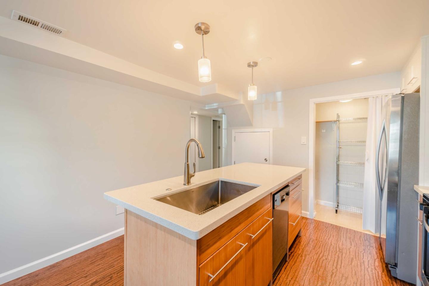 Detail Gallery Image 6 of 34 For 653 Saint Francis Blvd, Daly City,  CA 94015 - 2 Beds | 2/1 Baths