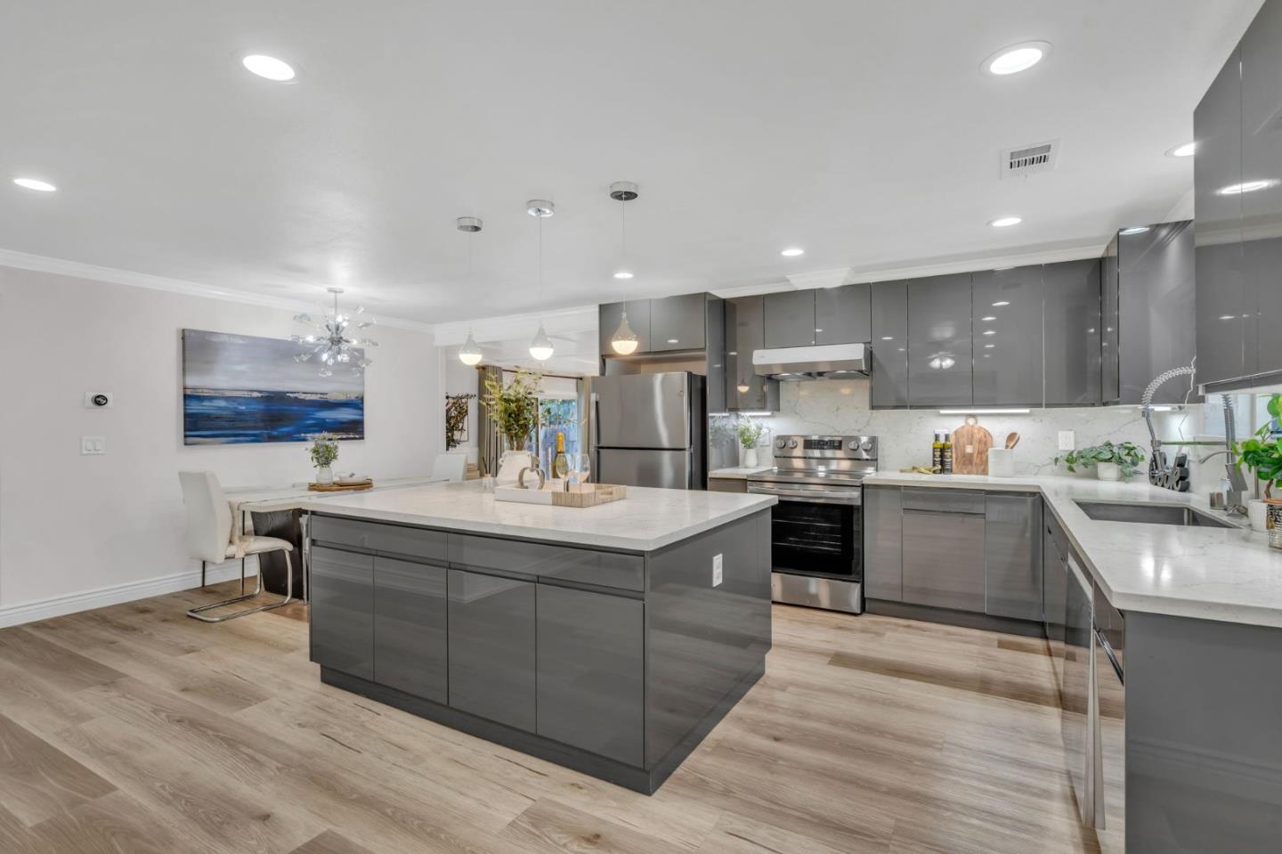 Detail Gallery Image 7 of 47 For 5776 Arapaho Dr, San Jose,  CA 95123 - 4 Beds | 2 Baths