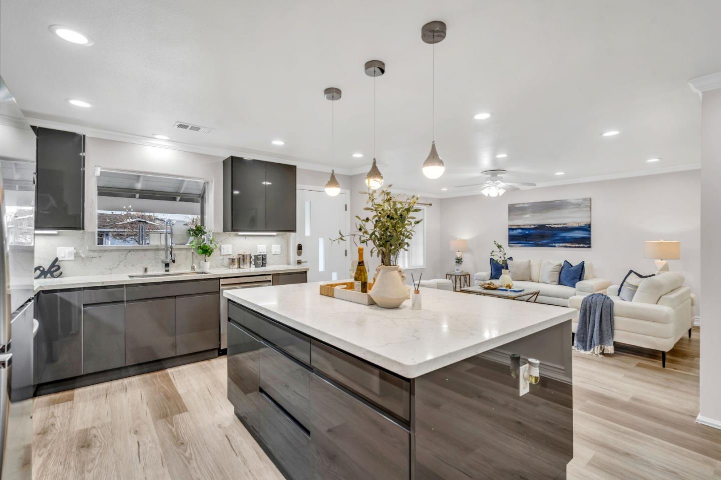 Detail Gallery Image 9 of 47 For 5776 Arapaho Dr, San Jose,  CA 95123 - 4 Beds | 2 Baths