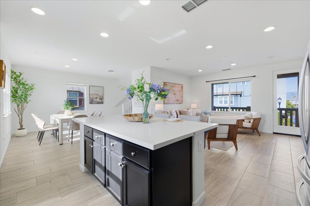 Detail Gallery Image 15 of 74 For 3868 Fiano Cmn, Fremont,  CA 94555 - 3 Beds | 3/1 Baths