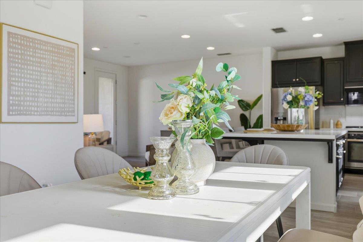 Detail Gallery Image 5 of 74 For 3868 Fiano Cmn, Fremont,  CA 94555 - 3 Beds | 3/1 Baths