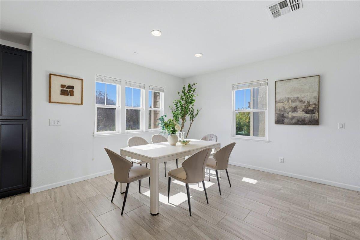 Detail Gallery Image 8 of 74 For 3868 Fiano Cmn, Fremont,  CA 94555 - 3 Beds | 3/1 Baths