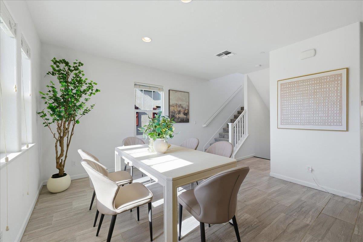 Detail Gallery Image 9 of 74 For 3868 Fiano Cmn, Fremont,  CA 94555 - 3 Beds | 3/1 Baths