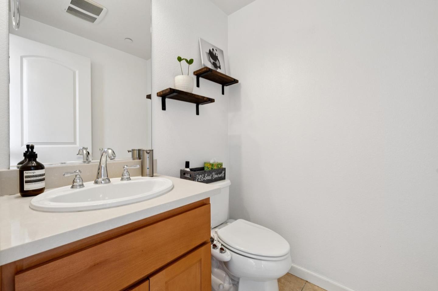 Detail Gallery Image 14 of 29 For 152 Heligan Ln #6,  Livermore,  CA 94551 - 2 Beds | 2/1 Baths