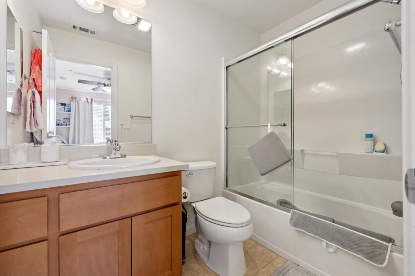 Detail Gallery Image 21 of 29 For 152 Heligan Ln #6,  Livermore,  CA 94551 - 2 Beds | 2/1 Baths