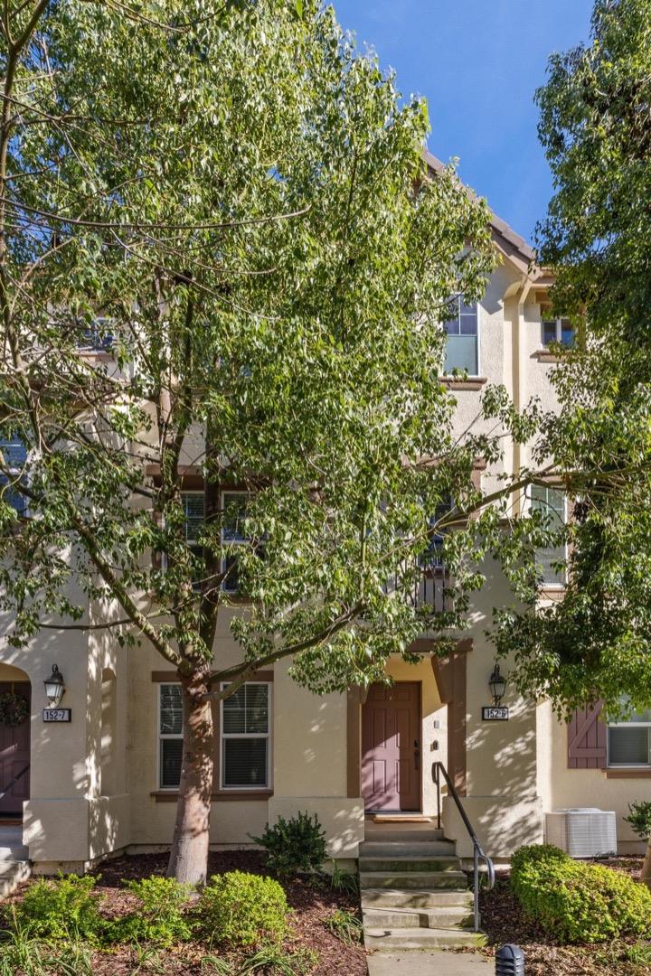 Detail Gallery Image 4 of 29 For 152 Heligan Ln #6,  Livermore,  CA 94551 - 2 Beds | 2/1 Baths