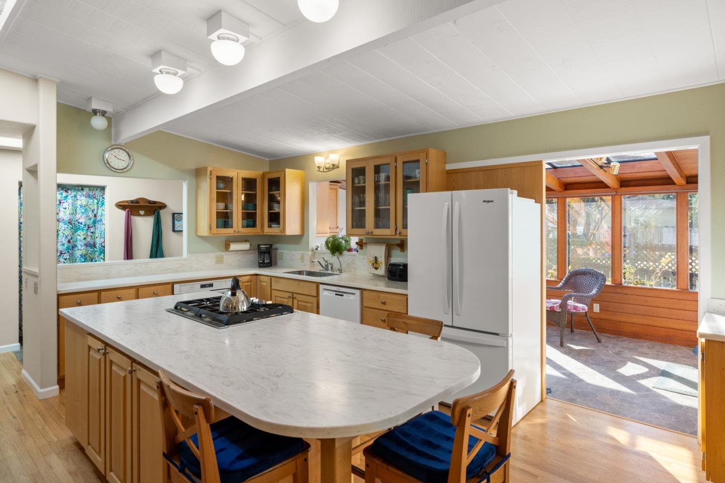 Detail Gallery Image 2 of 28 For 306 Crocker Ave, Pacific Grove,  CA 93950 - 3 Beds | 2 Baths