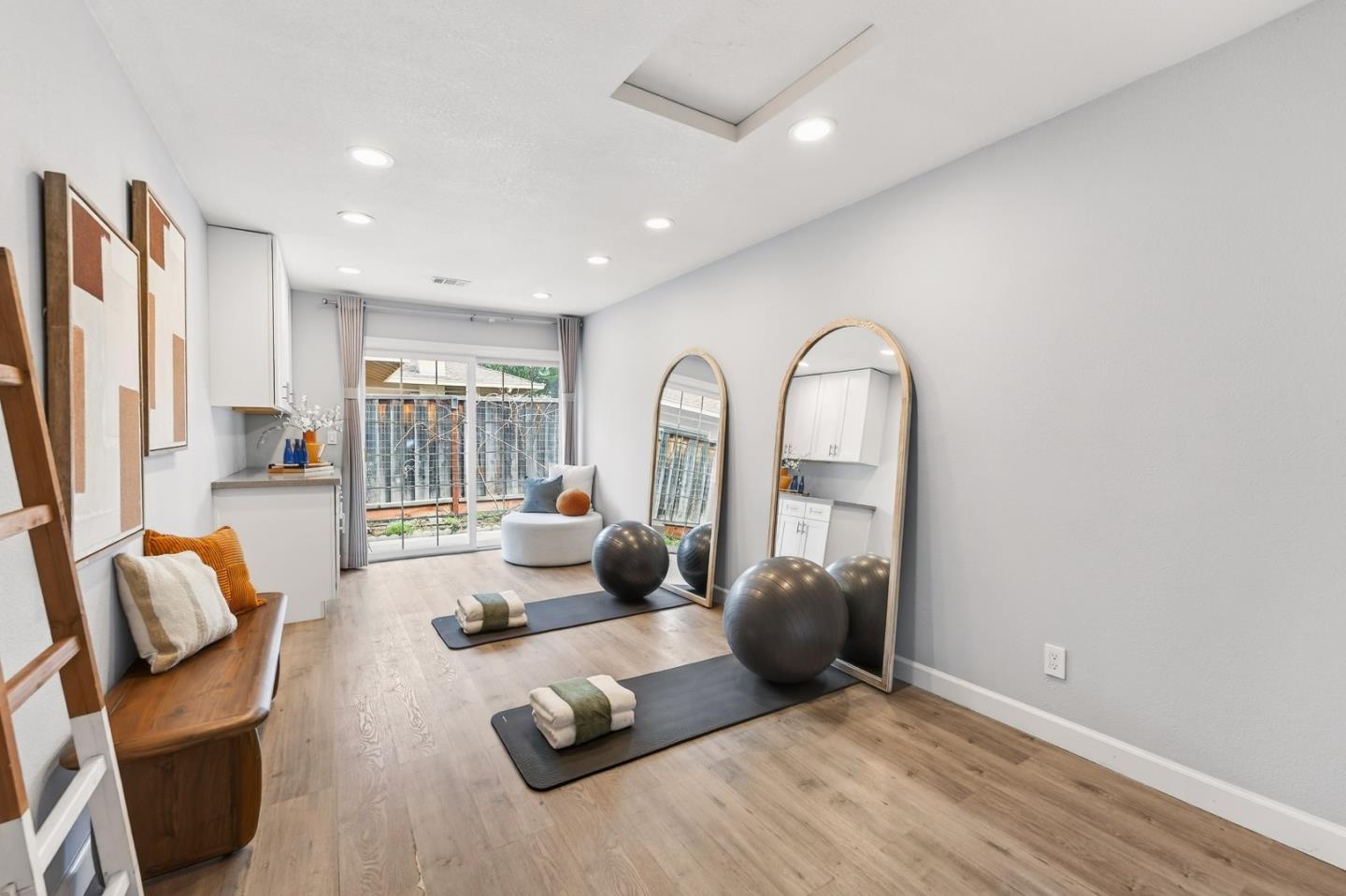 Detail Gallery Image 27 of 49 For 12791 Ione Ct, Saratoga,  CA 95070 - 5 Beds | 4/1 Baths