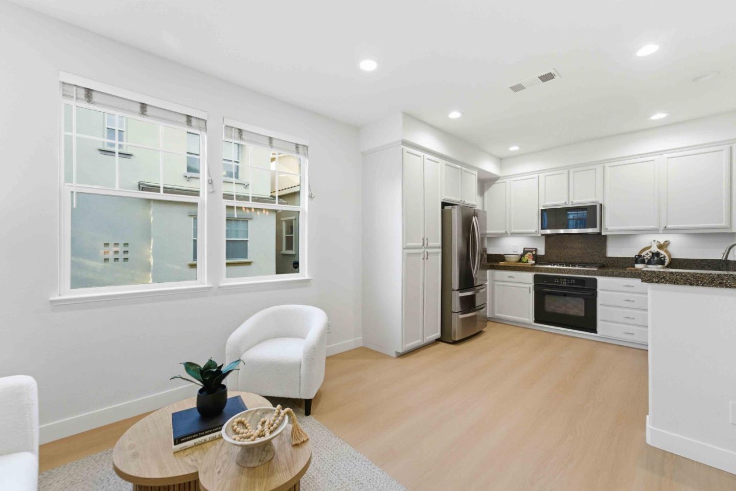 Detail Gallery Image 23 of 51 For 2260 Golden Crest Cmn, San Jose,  CA 95125 - 2 Beds | 2/1 Baths