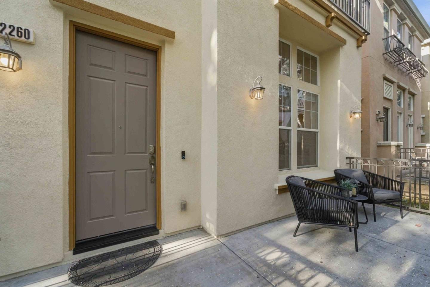 Detail Gallery Image 3 of 51 For 2260 Golden Crest Cmn, San Jose,  CA 95125 - 2 Beds | 2/1 Baths