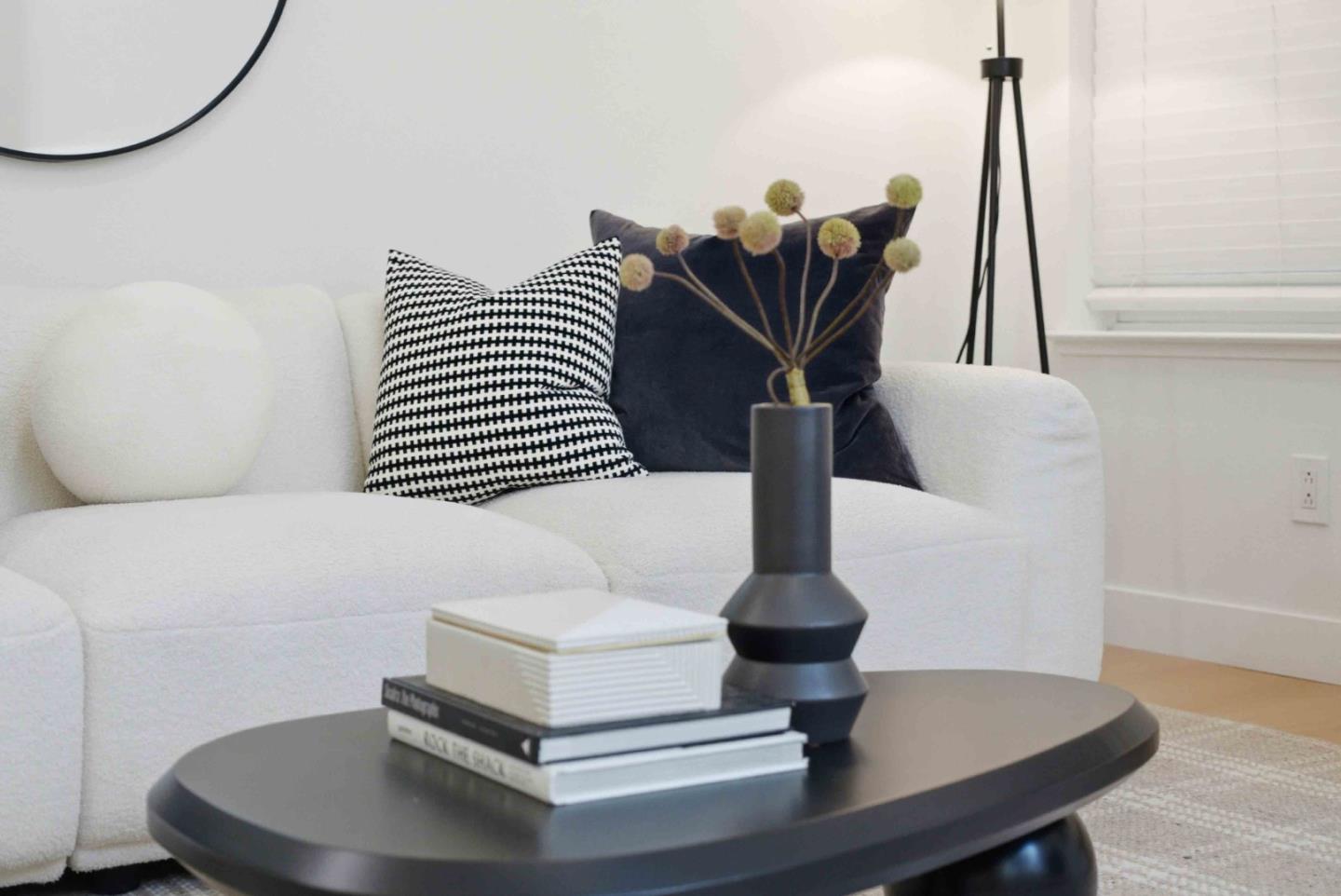 Detail Gallery Image 7 of 51 For 2260 Golden Crest Cmn, San Jose,  CA 95125 - 2 Beds | 2/1 Baths