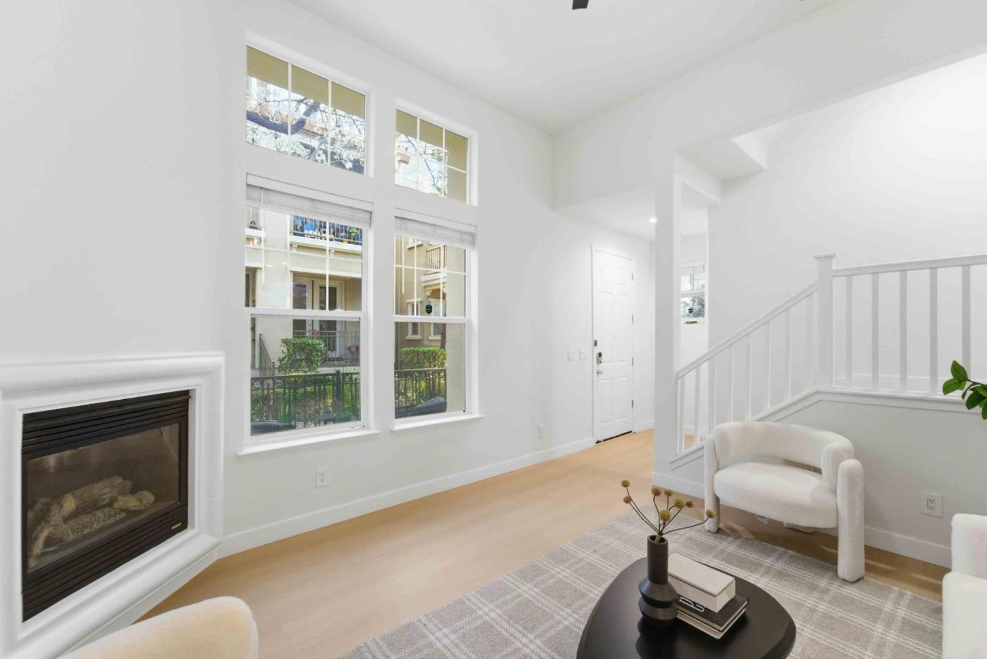 Detail Gallery Image 8 of 51 For 2260 Golden Crest Cmn, San Jose,  CA 95125 - 2 Beds | 2/1 Baths