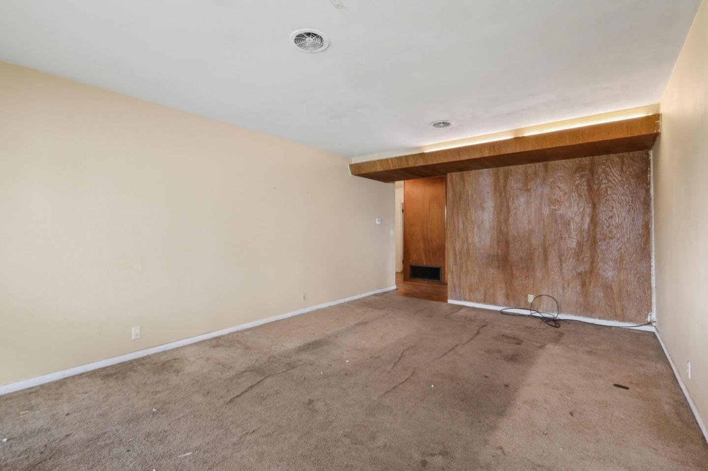 Detail Gallery Image 11 of 40 For 691 Lotus St, San Jose,  CA 95116 - 3 Beds | 1/1 Baths