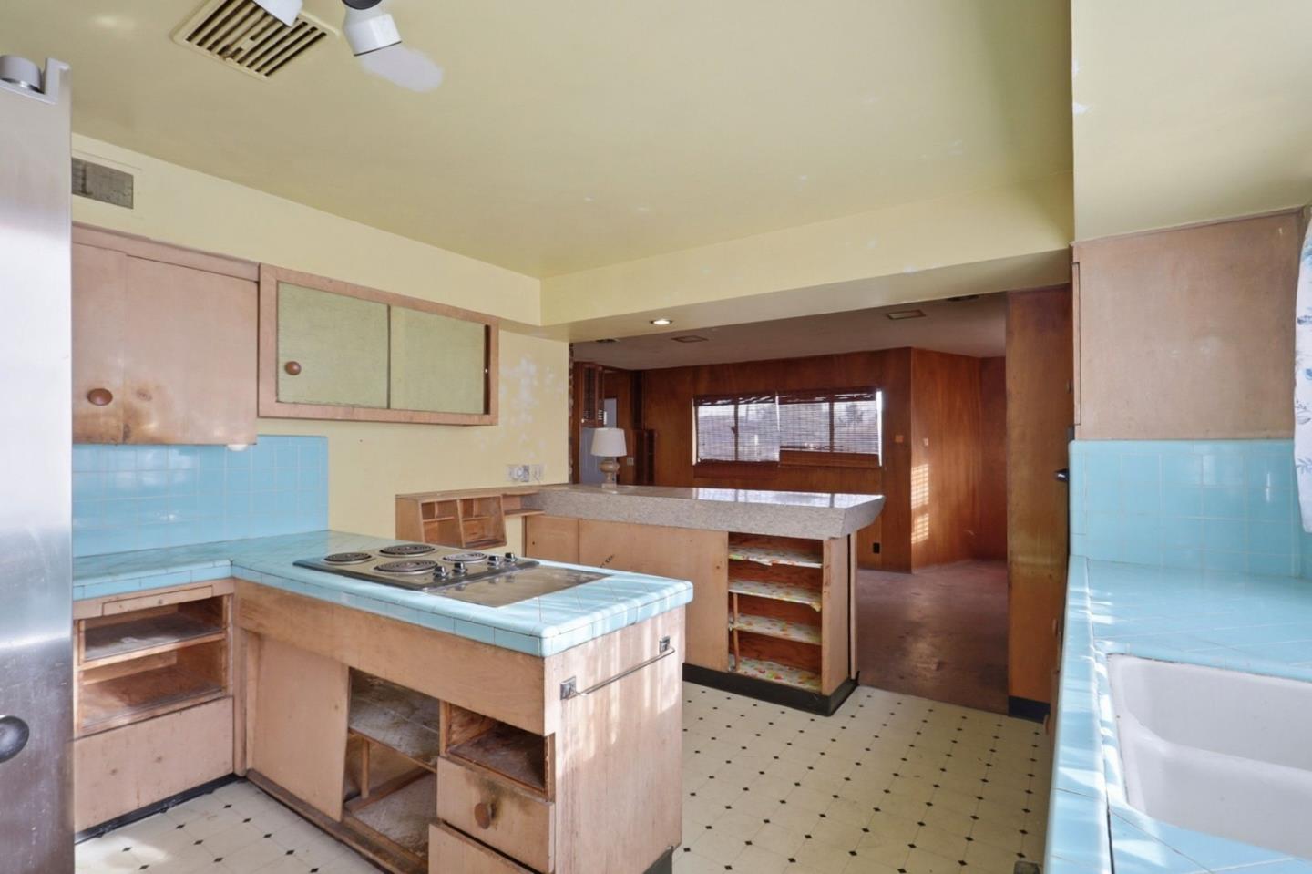 Detail Gallery Image 19 of 40 For 691 Lotus St, San Jose,  CA 95116 - 3 Beds | 1/1 Baths