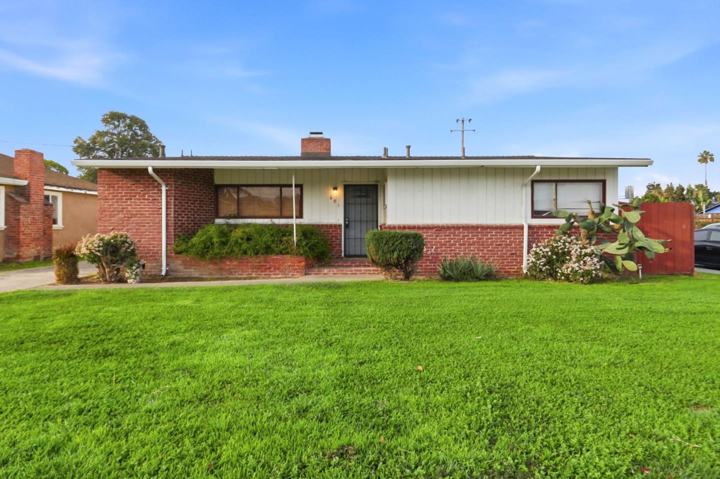 Detail Gallery Image 3 of 40 For 691 Lotus St, San Jose,  CA 95116 - 3 Beds | 1/1 Baths