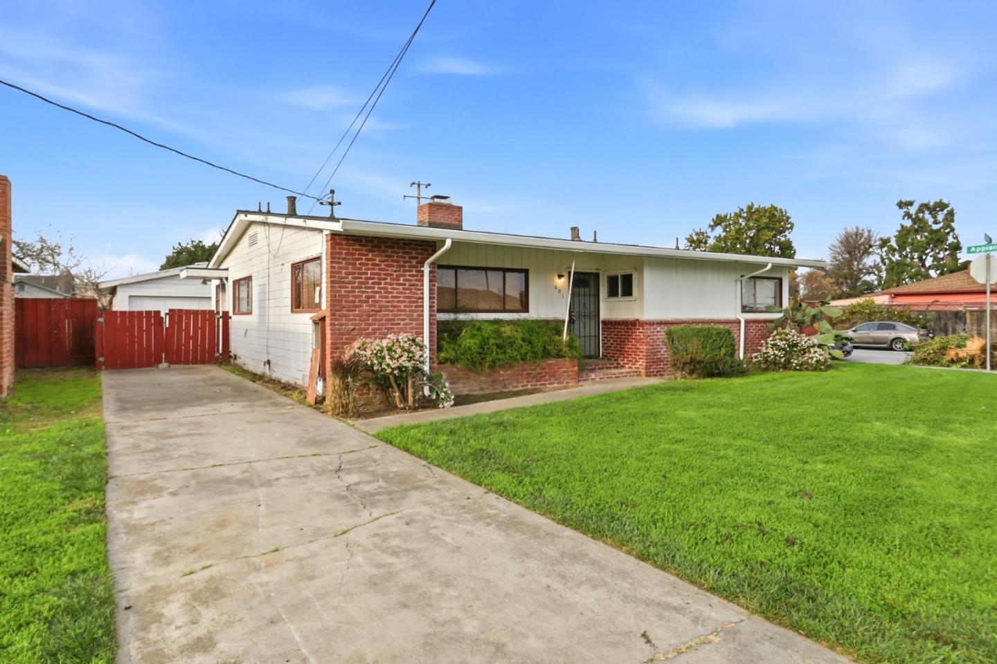 Detail Gallery Image 5 of 40 For 691 Lotus St, San Jose,  CA 95116 - 3 Beds | 1/1 Baths