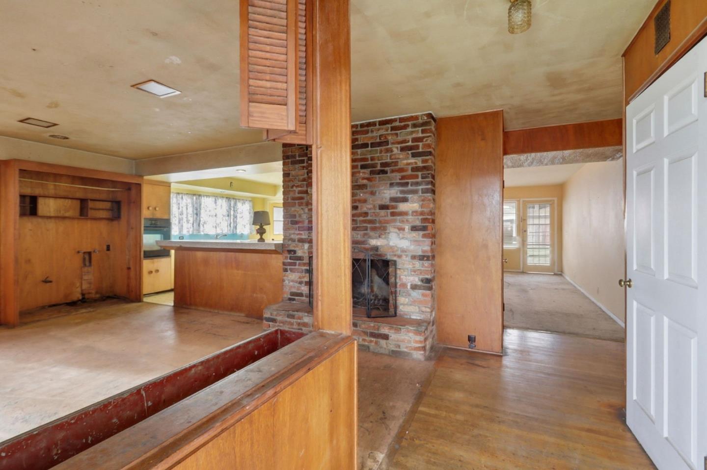 Detail Gallery Image 7 of 40 For 691 Lotus St, San Jose,  CA 95116 - 3 Beds | 1/1 Baths