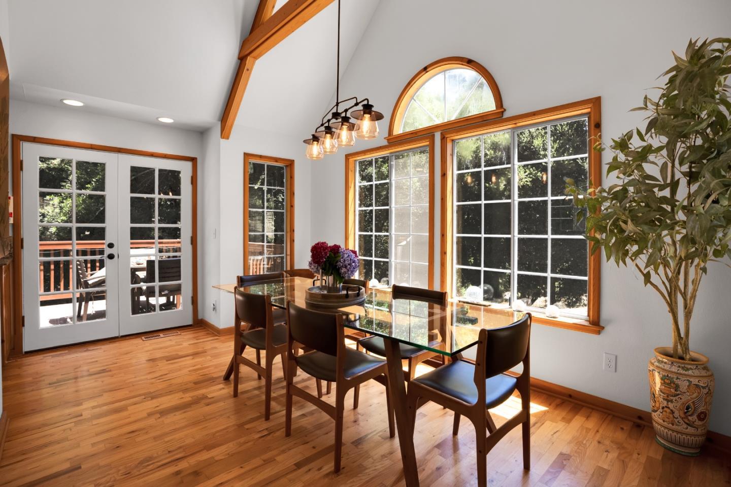 Detail Gallery Image 11 of 40 For 220 Miracle Ln, Santa Cruz,  CA 95060 - 3 Beds | 2/1 Baths