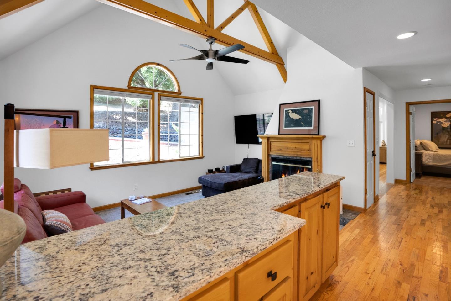 Detail Gallery Image 14 of 40 For 220 Miracle Ln, Santa Cruz,  CA 95060 - 3 Beds | 2/1 Baths