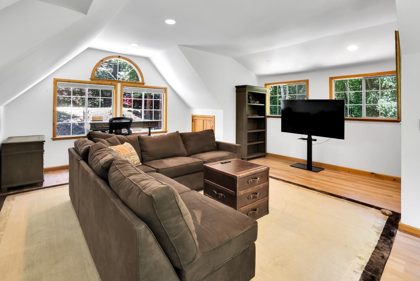 Detail Gallery Image 23 of 40 For 220 Miracle Ln, Santa Cruz,  CA 95060 - 3 Beds | 2/1 Baths