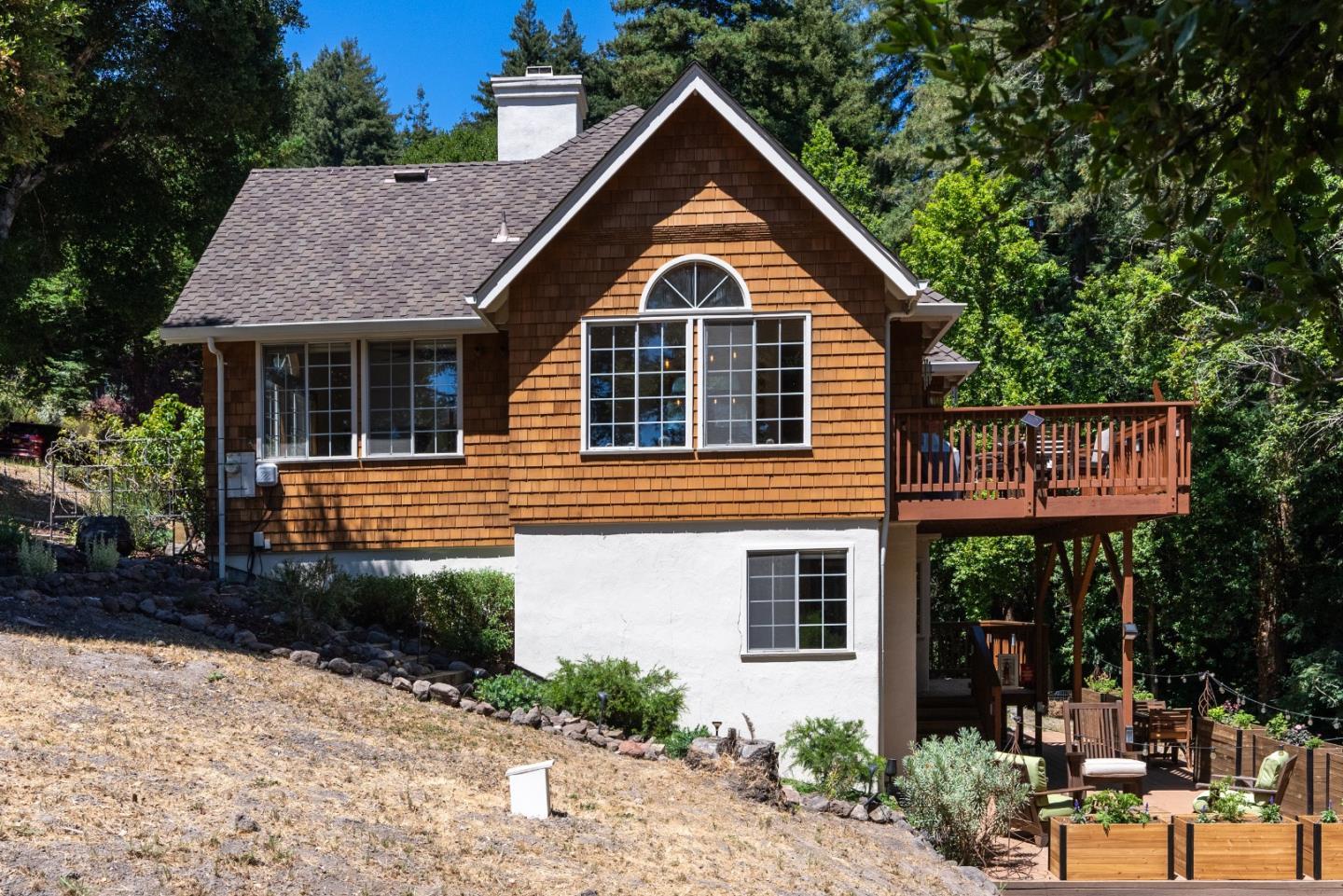 Detail Gallery Image 30 of 40 For 220 Miracle Ln, Santa Cruz,  CA 95060 - 3 Beds | 2/1 Baths